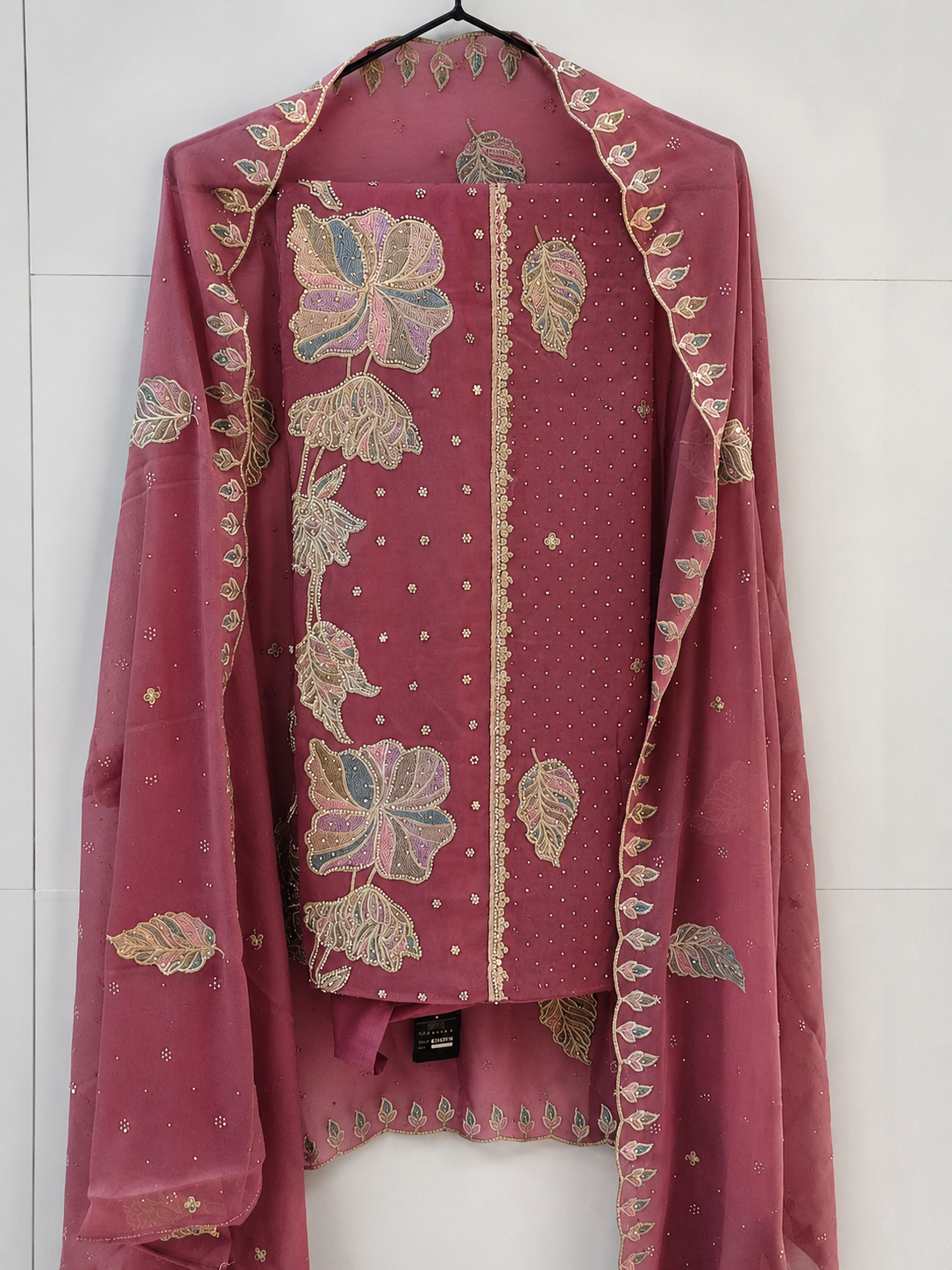 file_000000008e4c8211a7a744c9f5421810 Unstitched material - Image 1