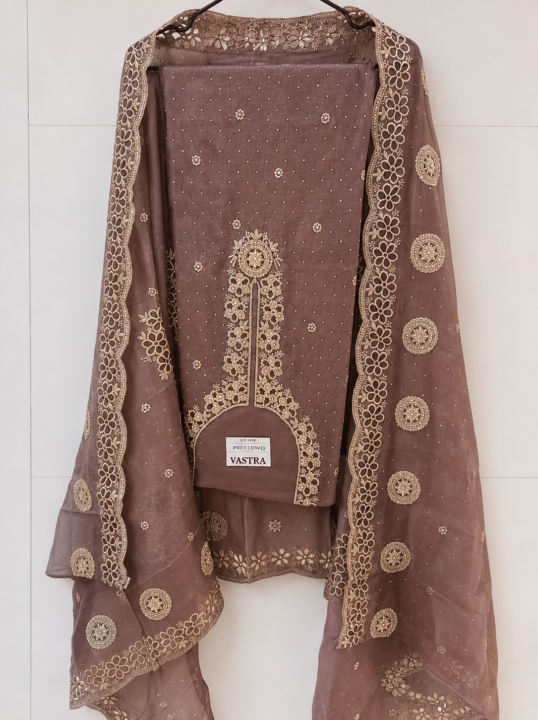 file_000000008ed082118d4163c689f28f93 Unstitched material - Image 1